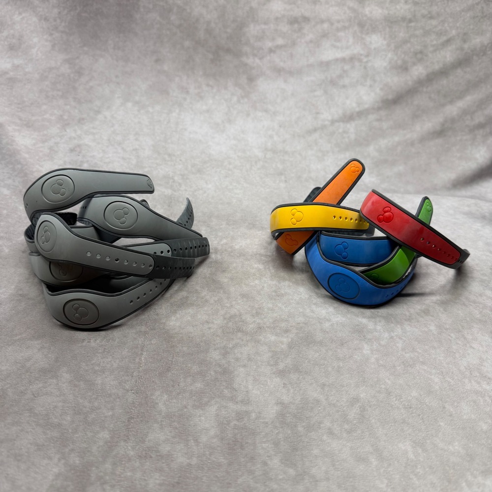 Disney MagicBand 2 Lot Unisex OS Multi-Color Grey Mickey Mouse Theme Park 14pc